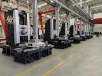HMC800 Horizontal Machining Center 1300mm Perjalanan Sumbu X 1000mm Perjalanan Sumbu Z Spindle Otomatis BT40 Kontrol CNC GSK Handle