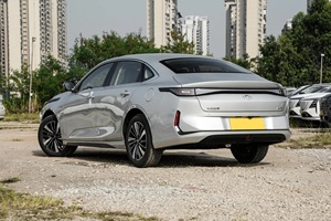 CHANGAN Qiyuan A05 1.5L 110CV L4 Ibrido 70km 9.07kWh 110CV 81kW/143Nm PHEV <span class=keywords><strong>Leader</strong></span> LHD Nuova Auto Usata in Vendita 2024 - Product Image 5