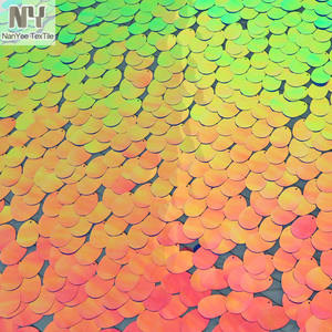 Telas de Lentejuelas de Colores Iridiscentes Grandes con Efecto Ombre Super Brillante de Cobre de Nanyee Textile - Product Image 3