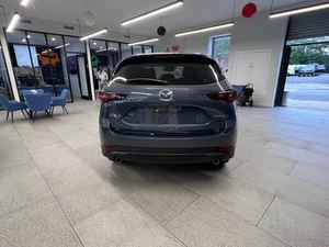 Mazda <span class=keywords><strong>CX</strong></span>-5 2.5 <span class=keywords><strong>S</strong></span> Carbon Edition 2024 USADO, Tracción en las Cuatro Ruedas, Volante a la Izquierda, Automático, Interior Oscuro, Asientos de Cuero, Neumáticos R18, Techo Corredizo - Product Image 4