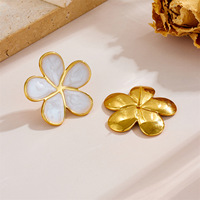 Anting-anting Rinhoo Stainless Steel Drip Glaze Plum Blossom untuk Wanita, Aksesoris Perhiasan Kelopak Bunga Enamel Warna-warni yang Elegan dan Manis Bergaya Retro