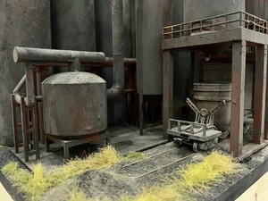 Diorama de fábrica de acero abandonada a escala HO 1:87 con horno de fusión y líneas de descarga de torpedos, compatible con Trix Piko, 75x30cm - Product Image 5