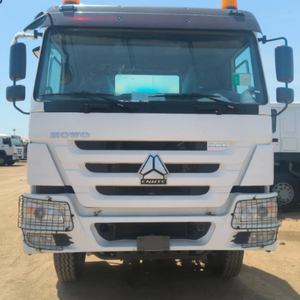 Nouvel arrivage : Camion malaxeur à béton d'occasion 8x4, châssis HOWO, superstructure SANY, 900 heures de fonctionnement, moteur 12000KG, en stock - Product Image 1