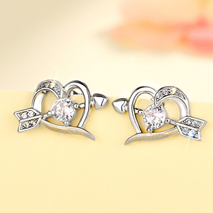Orecchini a perno a forma di cuore da donna, gioielli per l'orecchio alla moda e carini per tutti i giorni - Product Image 2