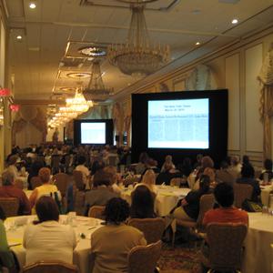 Grand écran de projection portable à pliage rapide de 200 pouces 16:9 avec étui de vol - Product Image 4