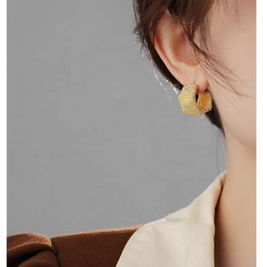 ต่างหูแบบติดหูทรงเจ้าหญิง ดีไซน์เรขาคณิต ชุบทองแดงคุณภาพสูง ปรับแต่งได้ สำหรับผู้หญิง เหมาะสำหรับเป็นของขวัญ - Product Image 6