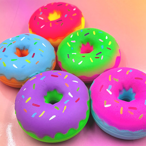 Juguete de simulación de comida estilo Little Red Book, donut de gel suave TPE para apretar, juguete antiestrés de rebote lento, divertido para descompresión. - Product Image 3