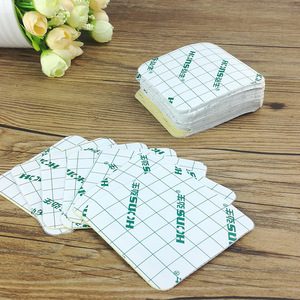 Parche de tela no tejida Hons Medical para puntos de acupuntura 7x7cm, buena adherencia, apto para apósitos. - Product Image 3