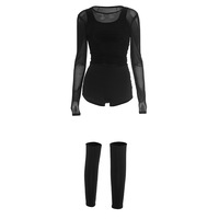 Ensemble quatre pièces sexy : débardeur uni, haut en maille à manches longues, short moulant et ensemble cuissard