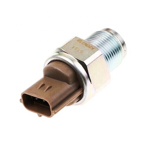 เซ็นเซอร์แรงดันรางน้ำมันเชื้อเพลิงเครื่องยนต์ 4HK1 6HK1 รุ่น 4990006131 - Product Image 1