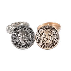 กระดุมโลหะผสมสังกะสีตกแต่งแบบ OEM สำหรับเสื้อผ้า - Product Image 3