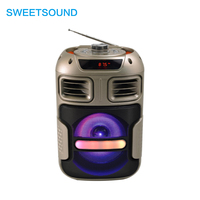 Altavoz inalámbrico con panel solar de venta directa, subwoofer, pantalla digital y karaoke.