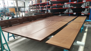 <span class=keywords><strong>Porte</strong></span> <span class=keywords><strong>de</strong></span> <span class=keywords><strong>garage</strong></span> électrique à design moderne personnalisé avec section en verre aluminium, surface finie étanche - Product Image 5