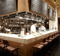 Buffet moderne de luxe avec dessus en marbre, grand comptoir pour restaurant de restauration rapide, centre commercial, bar