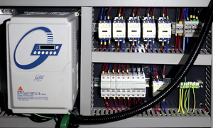 Máquina de Inyección de Carcasas Móviles HD130L, Moldeado de Fundas para Teléfonos de PC y TPU, Solución Eficaz para la Fabricación de Fundas para Teléfonos - Product Image 5