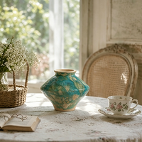 Vase décoratif en céramique marbrée émeraude, artisanal, style rustique et primitif, ornement d'intérieur