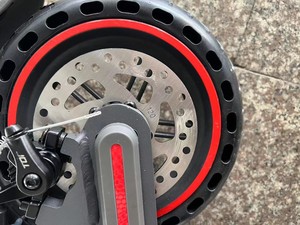 Scooter Eléctrico M365 Pro Ligero de 350W de Largo Alcance para Adultos, Venta Económica en Almacenes de Reino Unido, UE y Alemania, Alta Calidad - Product Image 2