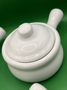 Olla de cerámica esmaltada multicolor personalizada de gran venta, apta <span class=keywords><strong>para</strong></span> cocinas de inducción, con mango largo, de gres, OEM - Product Image 6