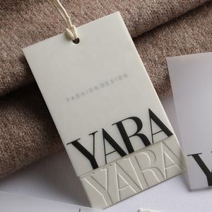 Moda kabartmalı salıncak kağıt etiketleri lüks mat Logo Hangtags giyim konfeksiyon markası için özel ürün bilgisi etiketi - Product Image 4