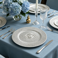 Assiette de Présentation Dorée Électroplaquée PP Style Américain, Motif Nœud Tressé en Relief, Personnalisable, Élégante pour Fêtes – Meilleures Ventes