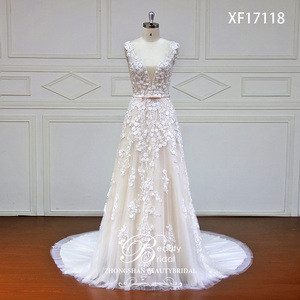 XF17118 <span class=keywords><strong>Robe</strong></span> <span class=keywords><strong>de</strong></span> <span class=keywords><strong>mariée</strong></span> Boho <span class=keywords><strong>droite</strong></span> en mousseline <span class=keywords><strong>de</strong></span> soie <span class=keywords><strong>de</strong></span> haute qualité et simple avec une belle <span class=keywords><strong>dentelle</strong></span> <span class=keywords><strong>de</strong></span> perles - Product Image 1