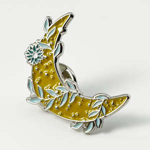 Badge en métal personnalisé par le fabricant, mignon et tendance, épinglette en émail dur ou souple, idéal pour les occasions importantes - Product Image 1