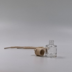 Bouteilles de parfum pour voiture en verre transparent de 10 ml, vides, rechargeables, avec bouchon à vis, diffuseur d'arômes suspendu pour voiture - Product Image 4