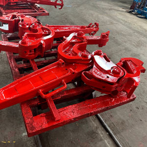 Pince manuelle API 7K Type B DB AAX F WWB et pince de travail pour le forage de puits - Product Image 3