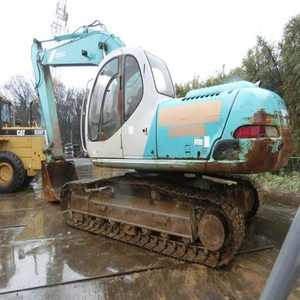 Excavadora de cadenas Kobelco SK 200-2 usada de alta calidad, 20 toneladas de peso operativo, modelo 2020, incluye motor, bomba de engranajes y cojinetes. - Product Image 4