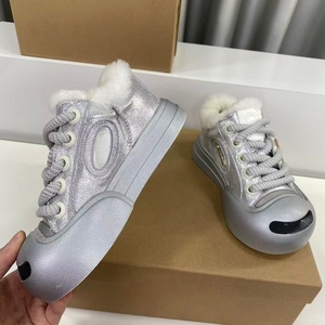 Chaussures de course de marque originale luxueuses, baskets de créateur de haute qualité, style classique, chaussures de sport intemporelles, empeigne en maille et tissu - Product Image 1