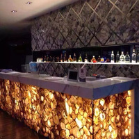 Mélange naturel rétro-éclairé en pierre de luxe Grande dalle d'agate Marbre translucide poli Table de bar d'hôtel Comptoir Dalle d'agate