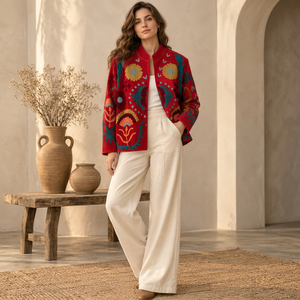 Blouson bomber rouge en coton respirant, tricoté et tissé, brodé à la main, col mandarin, motif floral, manches longues, épais, style Prairie Chic - Product Image 1