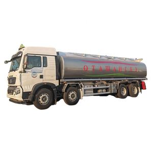 Camión Cisterna Howo 8x4 de Bajo Precio, 30000 Litros, Vehículo de Transporte de Diésel para Distribución de Combustible - Product Image 1