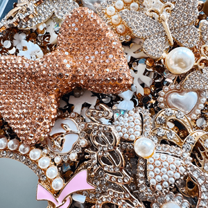 Breloques de luxe en vrac pour coques de téléphone DIY, breloques de créateur en forme de cœur avec nœud rose et strass, pour coques décoratives - Product Image 5