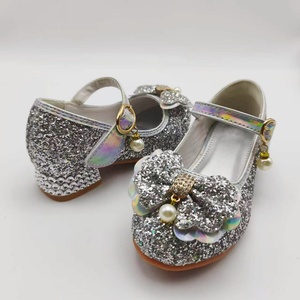 Chaussures <span class=keywords><strong>de</strong></span> <span class=keywords><strong>princesse</strong></span> scintillantes et douces pour tout-petits, antidérapantes, respirantes, confortables, à fermeture auto-agrippante, style formel - Product Image 3