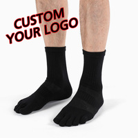 Chaussettes de sport OEM en gros à cinq doigts en coton absorbant la transpiration, couleur unie, pour femme, chaussettes longues à doigts séparés pour l'extérieur