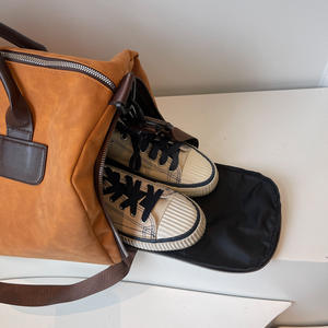 Sac de voyage rond tendance grande capacité style coréen pour la natation et la gym, sac à bandoulière, s'adapte à la poignée de bagage - Vente en gros usine - Product Image 5