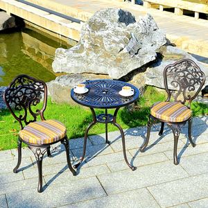 Ensemble de table et de chaises de jardin en alliage d'aluminium coulé traditionnel pour l'extérieur, avec design détachable et revêtement en poudre - Product Image 2