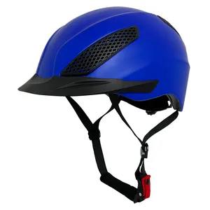 Производители продают синий шлем для верховой езды на заказ