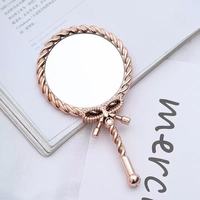 Miroir de Maquillage Portable Rétro Européen Double Face/Unilatéral avec Poignée Antique et Éclairage, Idéal pour Table de Coiffure