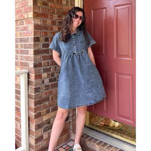 2025 Summer <b>Women's</b> Denim Dress Short Sleeve Button Collared Pleated Western <b>Jean</b> Dresses Pockets Relaxed Fit Simple <b>Light</b> - Product Image 1
