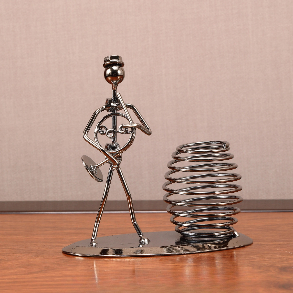 Metal trumpet little iron man pen holder