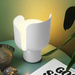 Lampe led d'intérieur créative à la mode, design moderne, éclairage de luxe décoratif, lampe de chevet, éclairage de table - Product Image 3