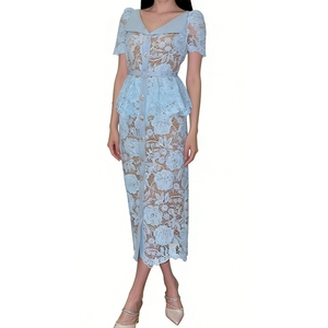 Robe midi élégante pour <span class=keywords><strong>femme</strong></span> en dentelle florale 3D à manches courtes, avec volants, taille peplum et ceinture, idéale pour invitées de <span class=keywords><strong>mariage</strong></span> - Sehe Fashion - Product Image 2