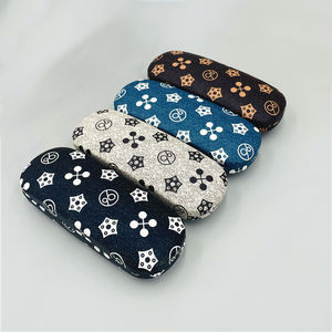 Estuche <span class=keywords><strong>para</strong></span> Gafas de Cuero Qingqing al por Mayor, Colores Variados, Diseño Floral, Metal Resistente, Personalizable, en Existencia 2025 - Product Image 1