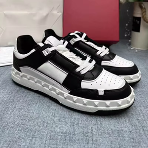 Chaussures de sport d'extérieur pour hommes, nouvelle collection 2025, luxe, respirantes, imperméables, été, caoutchouc, semelle épaisse, design clouté, chaussures de skate - Product Image 2