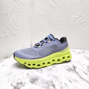 Chaussures de sport décontractées tendance, nouvelle collection, avec amorti, respirantes, tige en tissu extensible, doublure en maille antidérapante, légères, en PVC - Product Image 1