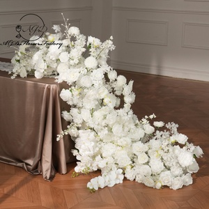 Centro de Mesa Floral Artificial en Cascada con Rosas Blancas Elegantes y Perlas, Camino de Mesa para Decoración de Bodas y Eventos de Lujo - Product Image 2
