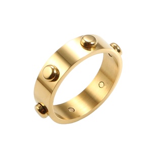 Anello dell'Amicizia Impermeabile in Acciaio Inossidabile Placcato Oro 18K PVD con Rivetti Rotondi per Donna e Uomo, Gioielli di Tendenza - Product Image 1