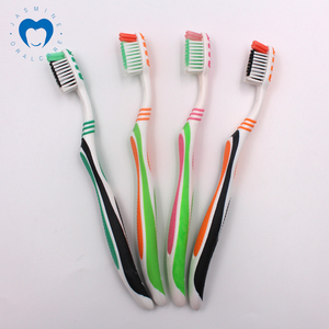 Cepillo de dientes de goma TPE transparente, con puntas de goma - Product Image 1